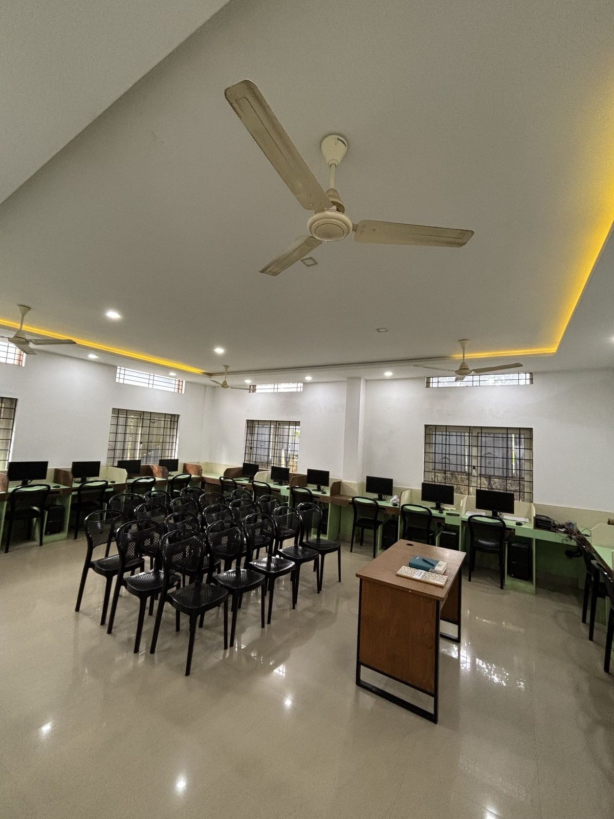 KMO Koduvally campus photo